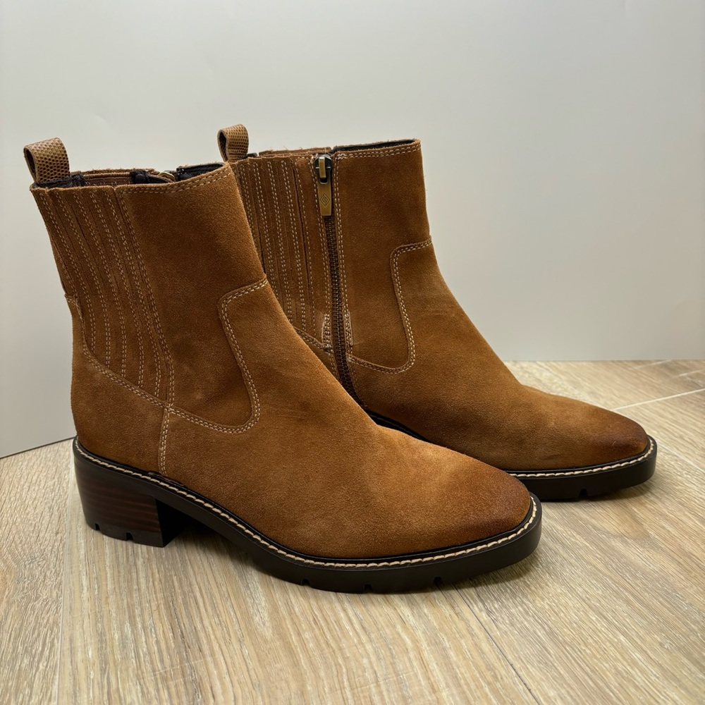 DONALD PLINER cognac boots cowboy NWOT suede